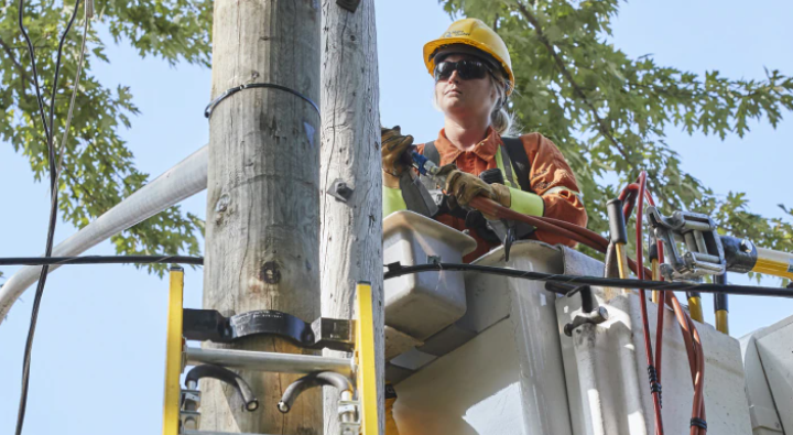 Programme d’incitatifs pour des futurs monteurs et futures monteuses de lignes chez Hydro Québec
