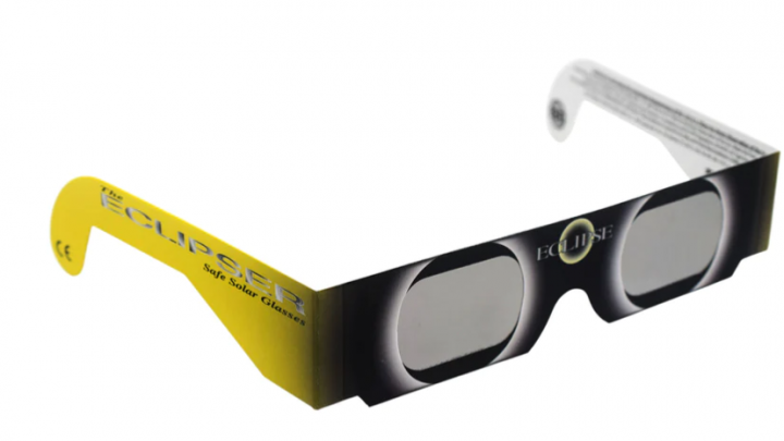Les lunettes certifiées pour l&rsquo;éclipse sont arrivées au CREP!